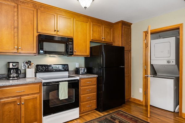 Frigorífic, microones, forn i placa de cuina