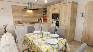Fridge, dishwasher, electric kettle, toaster