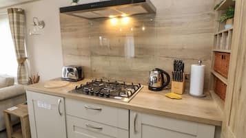 Fridge, dishwasher, electric kettle, toaster