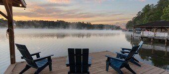 Peachy Pines - Serene Lakefront Cottage w/ Dock