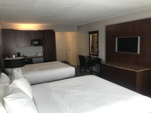 1 Schlafzimmer, Zimmersafe, Schreibtisch, Bügeleisen/Bügelbrett