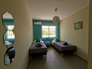 4 Schlafzimmer, Zimmersafe, Bügeleisen/Bügelbrett, Reisekinderbett