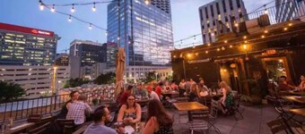 The City Cottage, pet friendly, walk to shops, food & NCSU