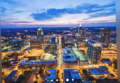 The City Cottage, pet friendly, walk to shops, food & NCSU