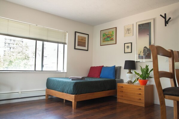 2 bedrooms, desk, iron/ironing board, free WiFi
