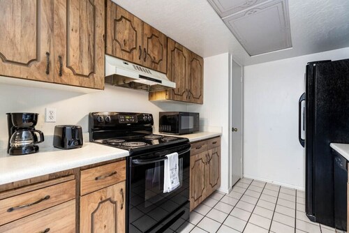 Spacious Pet Friendly Retreat!