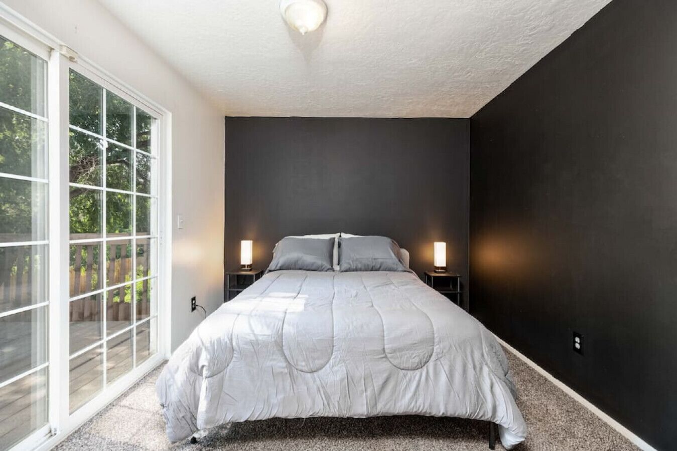 5 bedrooms, free WiFi, bed sheets