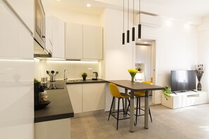 Apartment | Private kitchen | Full-sized fridge, microwave, oven, stovetop - notaMi - Biancospini 13 - Flower District (Milan)