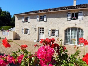 Exterior detail - Cerisier - sleeps 5 - Pool, Summer House, Games Barn playhouse - classified 4* (Migron)