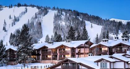 **Majestic Mountain Retreat- Closest Home to the Homestead Crater**
