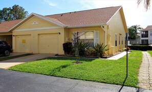 Exterior - 3 bedroom 2 bath single level villa, sleeps up to 8. (Kissimmee)