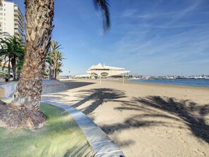 Vlak bij het strand