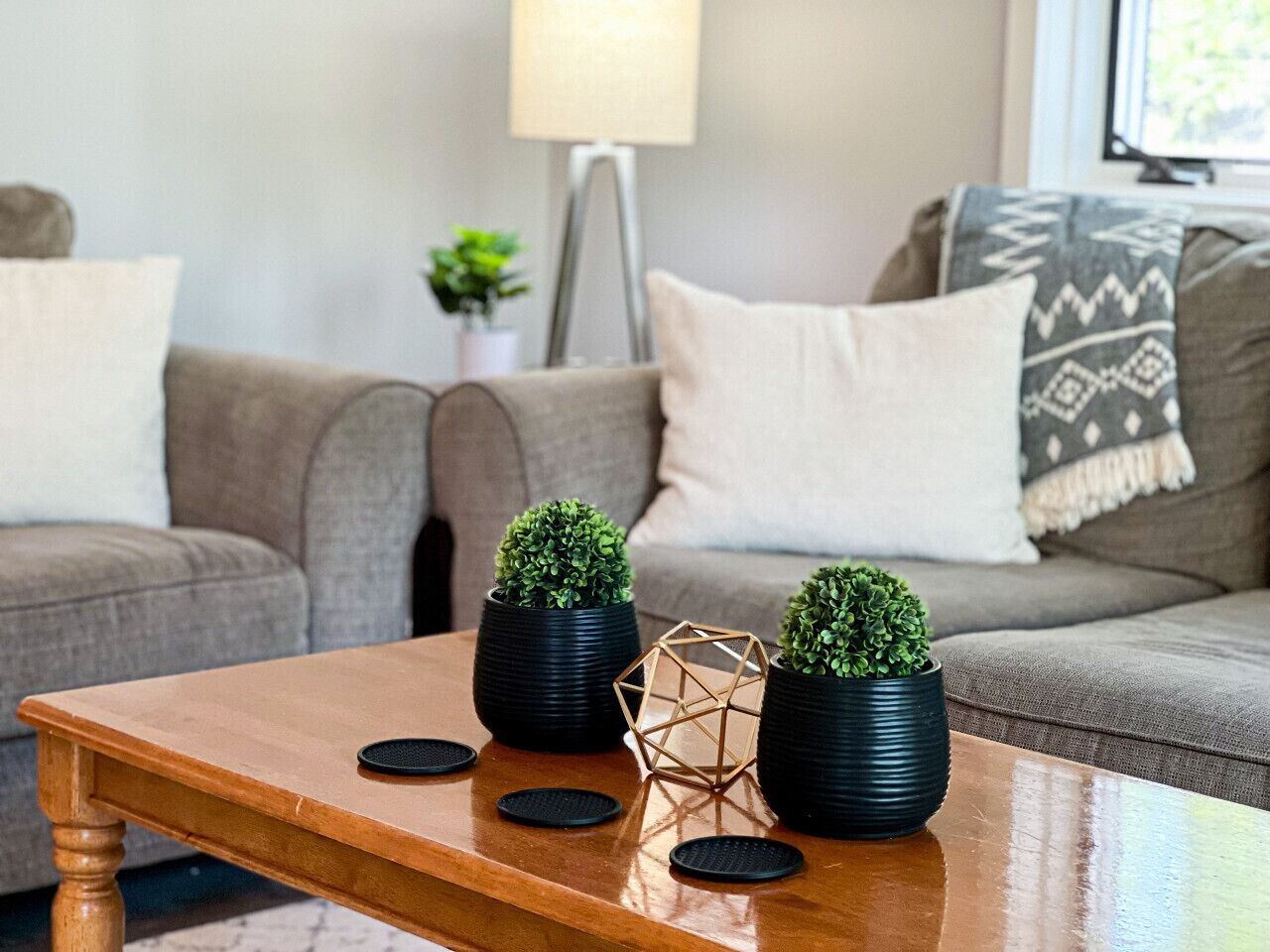 Televisión y chimenea 