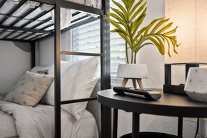 3 bedrooms, desk, iron/ironing board, free WiFi