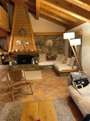 TV connectée, cheminée