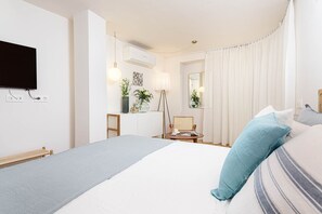 1 slaapkamer, een strijkplank/strijkijzer, reisbedje, gratis wifi