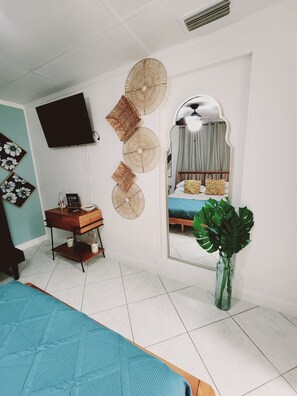 1 bedroom, iron/ironing board, free WiFi, bed sheets - Cozy Oasis centrally located to Tampa Bay Beaches (Tampa)