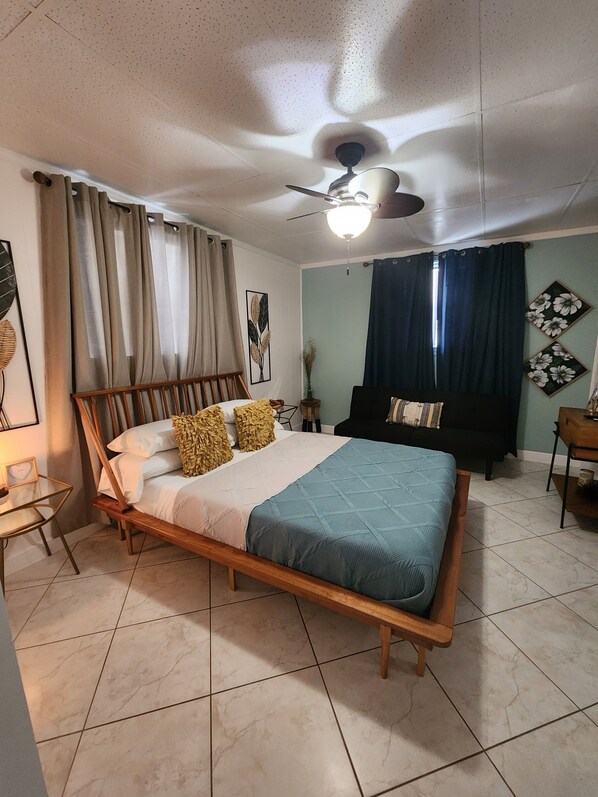 1 chambre, fer et planche Ă repasser, Wi-Fi gratuit, draps fournis