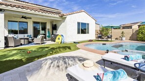 屋外プール、温水プール