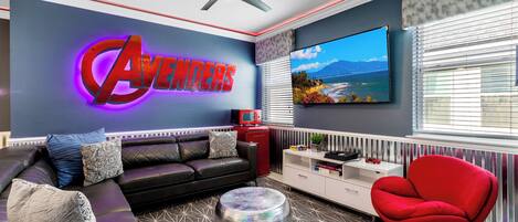 55-Zoll-Smart-TV mit Digitalempfang, Netflix, Tischfußball