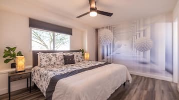 4 bedrooms, desk, iron/ironing board, travel crib