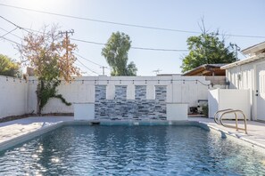 Beheizter Pool