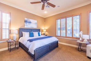 4 dormitoris, escriptori i planxa i posts de planxar 