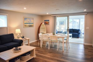 Smart TV - Spectacular three bedroom home with central air (South Dennis)
