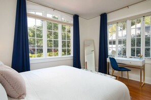 3 bedrooms, desk, iron/ironing board, WiFi
