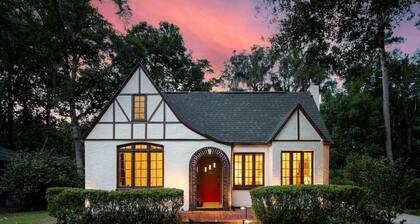 Walk to UF Stadium! Fabulous Chic Historic Home
