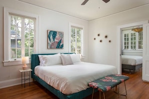 3 habitaciones, escritorio, tabla de planchar con plancha y wifi 