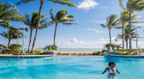 An infinity pool, a heated pool - Two Bedroom Condo, Key West, Ocean View 3054374 (Key West)