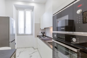 Fridge, microwave, oven, stovetop
