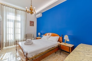 2 bedrooms, iron/ironing board, travel cot, free WiFi