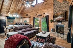 Smart-TV, peis, videospill og bøker