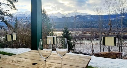 Golden Mountain Views, Cedar Sauna & AC Comfort
