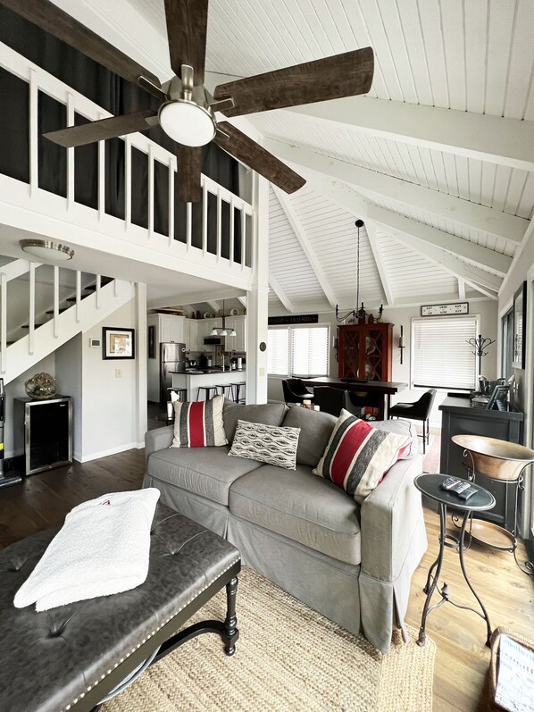 Téléviseur connecté, foyer, livres