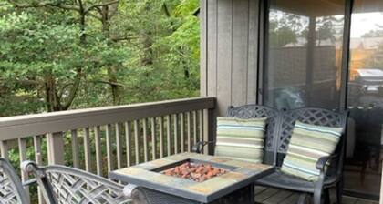 Big Canoe cottage on Lake Sconti with water and golf course views
