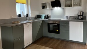 茶具/咖啡用具、冰箱、微波炉、炉灶