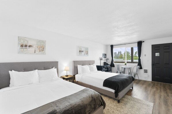 Blackout drapes, free WiFi, bed sheets - Silver Sands Motel (Westport)