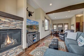 ทาวน์โฮม, หลายเตียง (Winter Park 3 Bedroom with HOT TUB) | ห้องนั่งเล่น