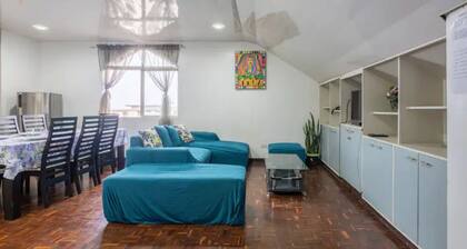 Bright and Lovely Townhouse Near The Mansion!