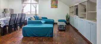 Bright and Lovely Townhouse Near The Mansion!