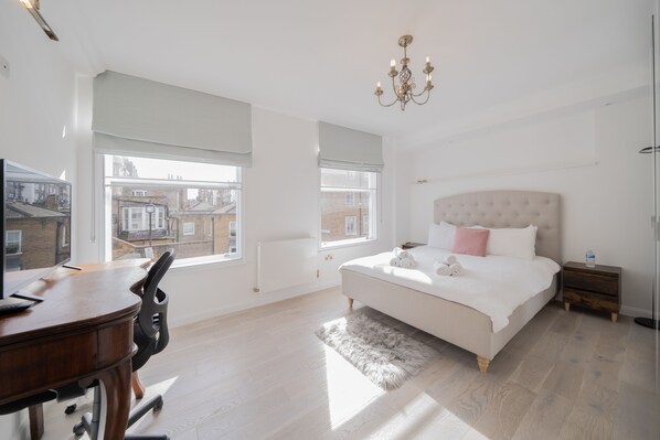 2 chambres, bureau, fer et planche à repasser, Wi-Fi