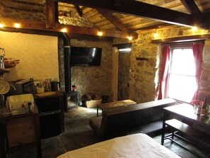 1 bedroom, travel crib, free WiFi