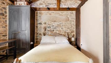 1 bedroom, travel crib, free WiFi