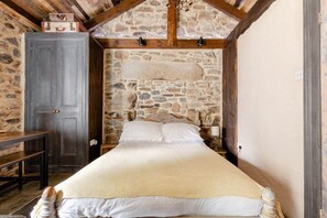 1 bedroom, travel crib, free WiFi