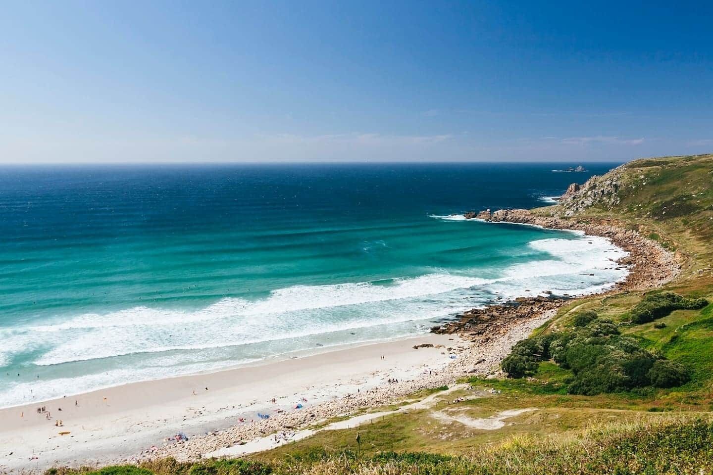 Una spiaggia nelle vicinanze