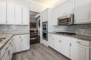 Fridge, microwave, oven, stovetop - Lovely 4 Bed 2 Bath with Private Backyard Pool! (Austin)