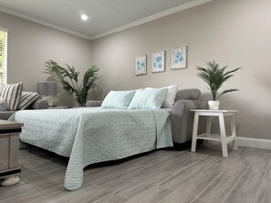 3 habitaciones, escritorio, tabla de planchar con plancha y wifi gratis 